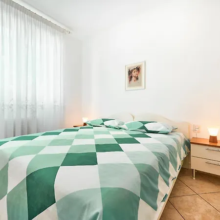 Pines House - Host Solution Apartment