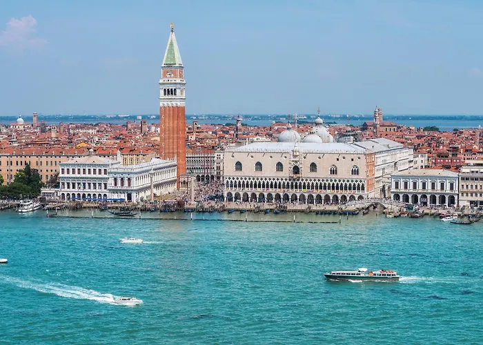 Pines House - Host Solution